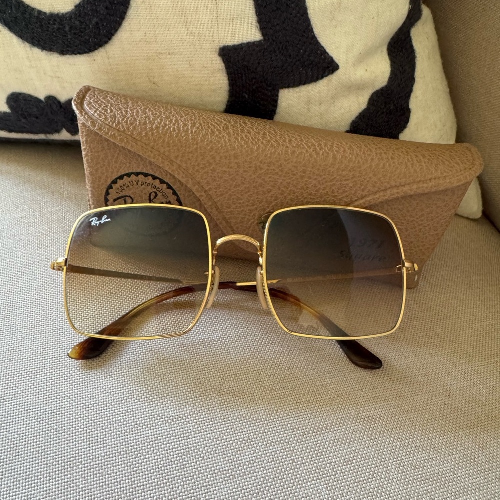 Ray-Ban Gold Sunglasses 1971 Classic Square